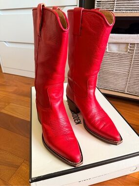 Steve Madden Albany Red Pointed-Toe Western Knee-High Leather Boots. Size 7.